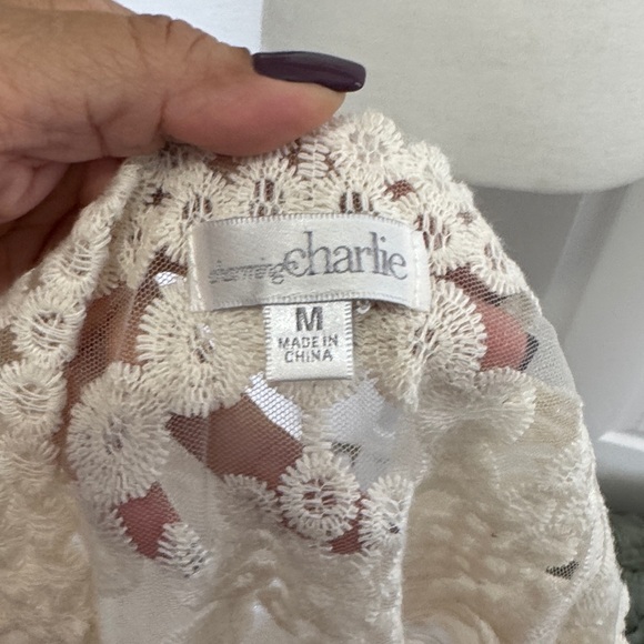 Charming Charlie Ivory Floral Lace sleeveless Blouse - Medium - Picture 2 of 5